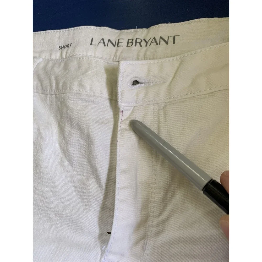 Lane Bryant White Short Shorts Womens 22 (44x5) Stretch Cuffed 5-Pocket Design - Picture 12 of 12